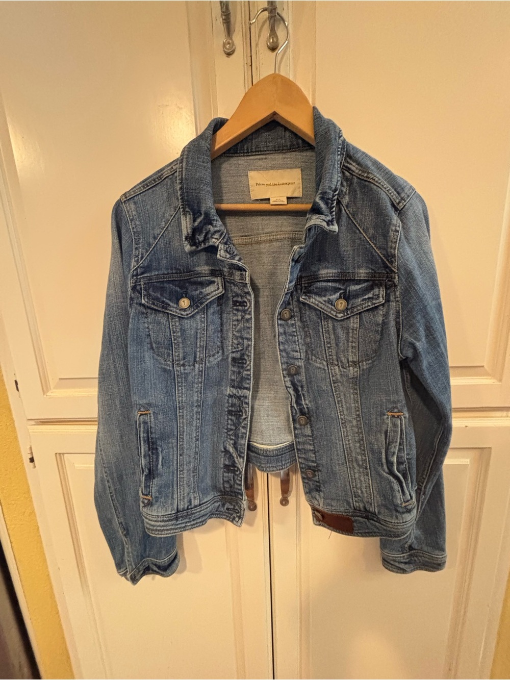 Pilcro Letterpress distressed denim jacket. Large - Picture 8 of 9